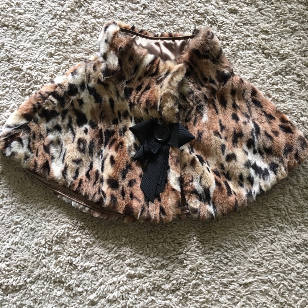 Gorgeous faux fur leopard Karen Millen shrug/cape